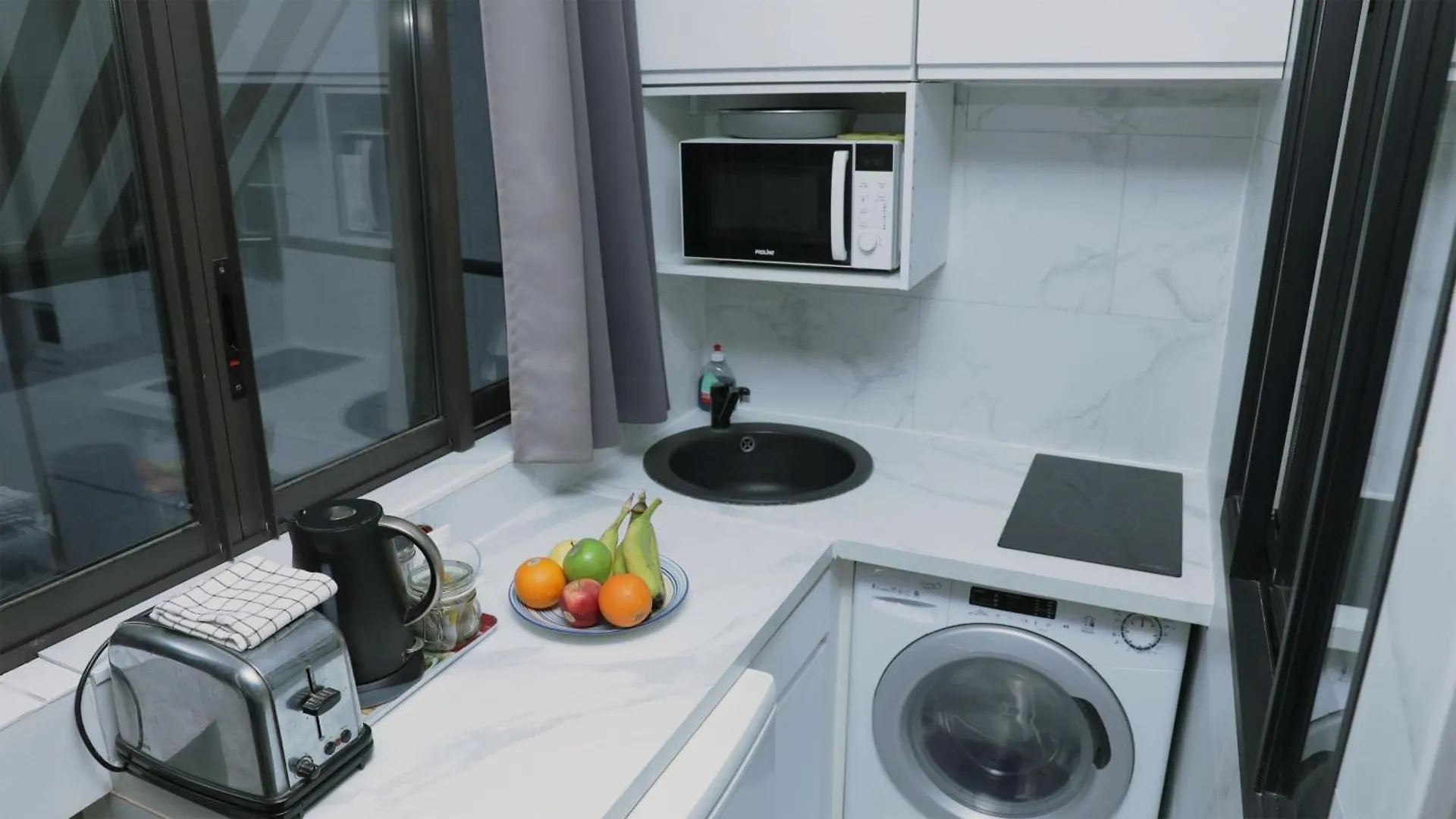Arc De Triomphe & Trocadero Square - Cityapartmentstay Paris France